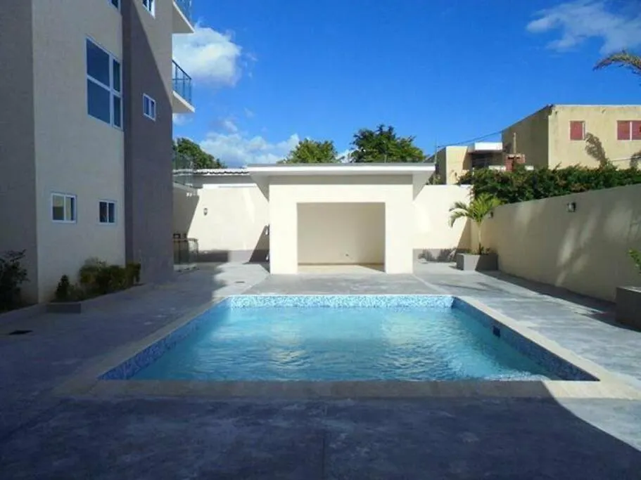 High-Rise Luxe Apartment Kingston