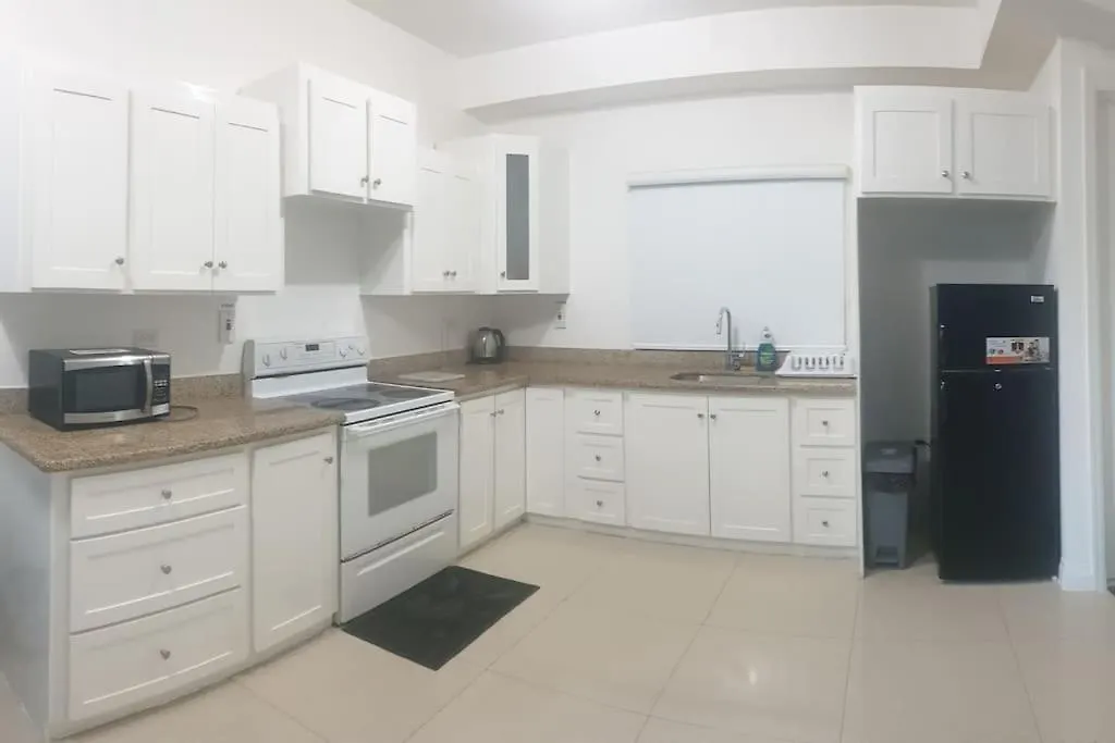 High-Rise Luxe Apartment Kingston