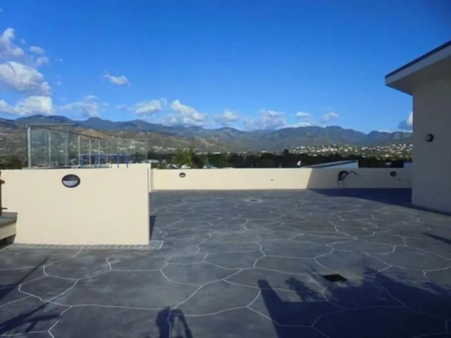 High-Rise Luxe Apartment Kingston