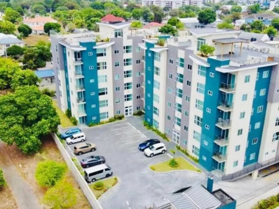 High-Rise Luxe location