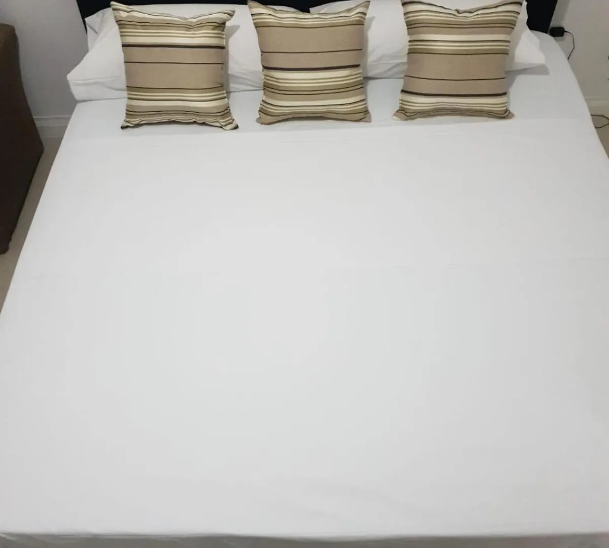 High-Rise Luxe Apartment Kingston 0*,